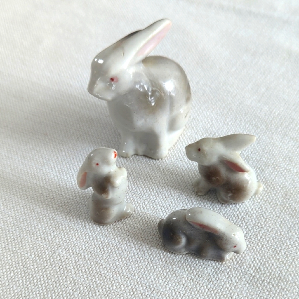 Porcelain Vintage Rabbit Figurine Set - White and Gray